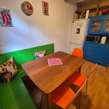 شاليه Casa Uno Heimeliges Mitten In سبيز