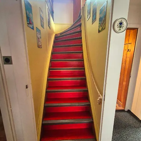 Casa Uno Heimeliges Mitten In בקתה שפיץ